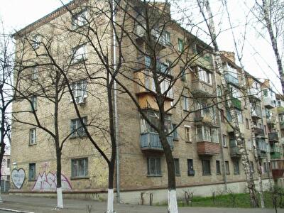 Машинобудівна вул., 36