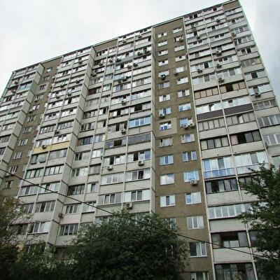 Тетяни Яблонської вул., 2