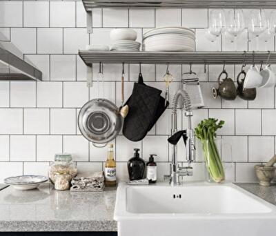 Что делать с пустой стеной на кухне: 5 интересных дизайн-решений