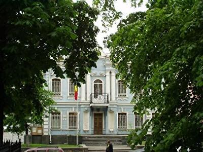 Михаила Коцюбинского ул., 8