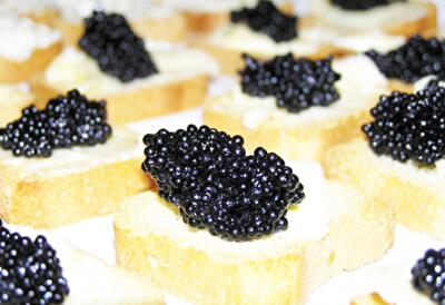 Ласуємо смачненьким: як відрізнити справжню ікру від підробки