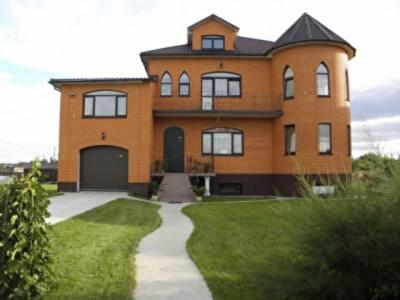 Царское село в Киеве: кому принадлежат золотые сотки столицы