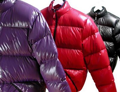 Как правильно постирать пуховик в стиральной машинке