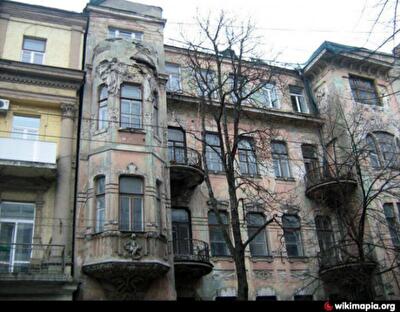 SOS: уникальный дом со змеями на Большой Житомирской, 32 могут снести