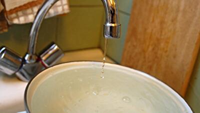 Замкнене коло: як борги за воду кількох мешканців призводять до відключення цілих будинків