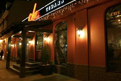 Если в жилом доме работает круглосуточный бар: как усмирить шумного «соседа»