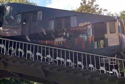 Киевляне о новом стиле фуникулера: "Это комната ужасов какая-то"