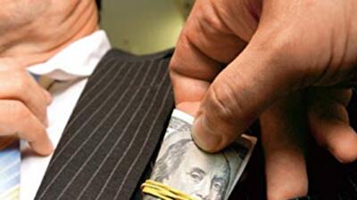 Його розшукує прокуратура: у столиці викрили чергового корупціонера