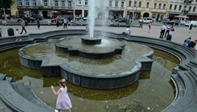 Чим замінять фонтан біля Львівської опери