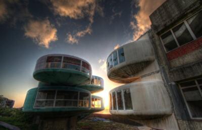 10 городов-призраков, побывать в которых сегодня решится далеко не каждый