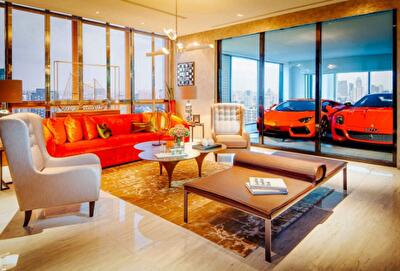 Новая мода: 8 гаражей с суперкарами, расположенными прямо посреди жилых апартаментов