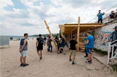 Одесситы начали крушить незаконные постройки, чтобы открыть доступ к пляжам