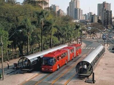 Метро на Троещину предложили заменить метробусом