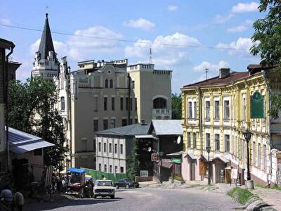 На Андреевском спуске ограничат движение транспорта