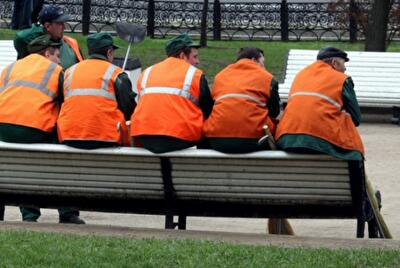 Харьковчане платят за уборку придомовой территории, которая фактически им не принадлежит