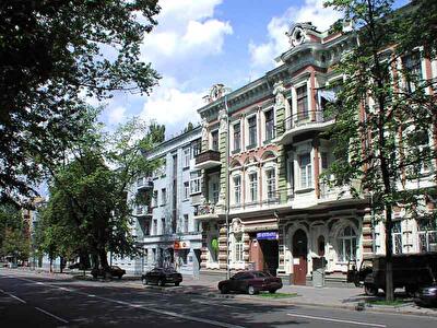 Почему не спешат дешеветь квартиры на Печерске?