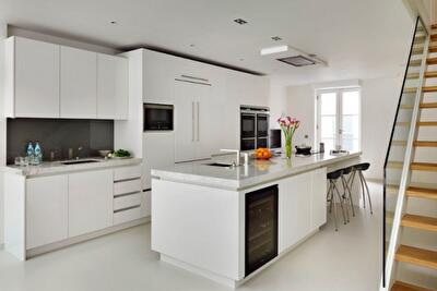 Кухня в стиле "модерн"