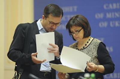 Кабмин хочет рассрочить долги иностранным кредиторам: как это скажется на украинцах