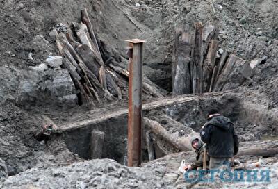 На Почтовой площади в Киеве раскопали древнюю мастерскую. Фото