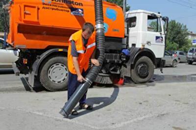 На улицы Киева вышли пылесосы