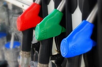 Украинцы стали на треть меньше покупать бензин