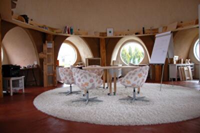 Купольный дом из соломы на 64 кв.м. 4 этапа строительства 