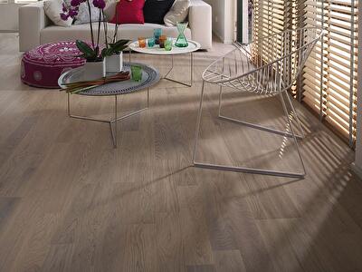 Выбеленный пол и мебель 