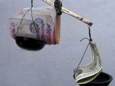 Смена курса: что поможет стабилизировать гривну?