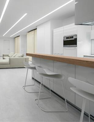 Минималистский интерьер: белая квартира в Киеве