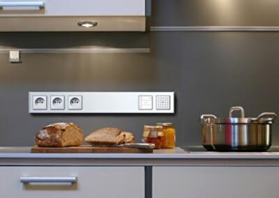 Розетки на кухне: встраиваемые, накладные и выдвижные