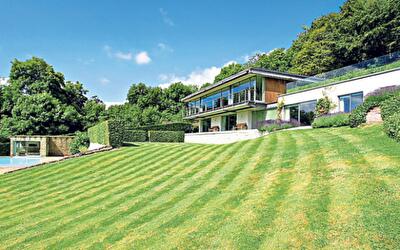 Британский музыкальный магнат продает свой футуристический дом за €5,27 млн 