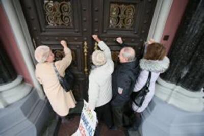 Лопнувшие банки отправляют вкладчикам «письма счастья»