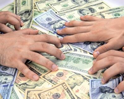 Крупнейшие финучреждения начали зарабатывать на отмыве