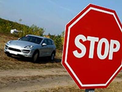 Автоимпортеры просять отменить налог на дорогие авто