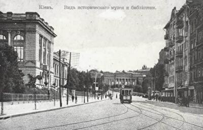 Прогуляйся по улице Грушевского: 6 зданий с невероятными историями