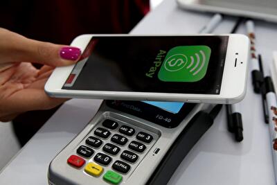 Украинцев приучают к бесконтактным платежам