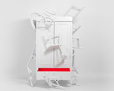 Креативный платяной шкаф из остатков старой мебели