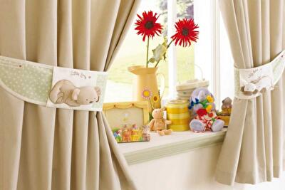 Как правильно чистить шторы: полезные советы