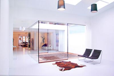 Белый интерьер и любимый автомобиль