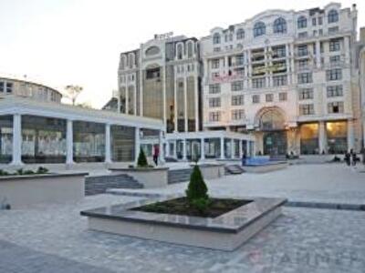 Суд отменил регистрацию паркинга Чёрного на Греческой. Фото