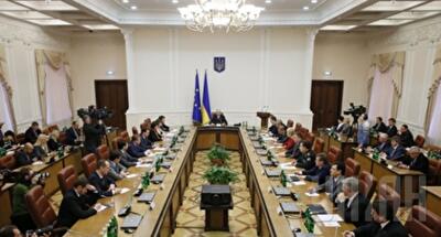 Яценюк обещает усилить налогообложение большого бизнеса