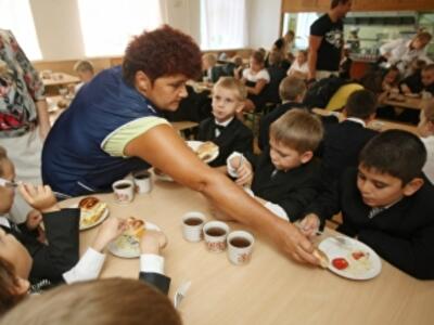 Украинских школьников оставят без обедов 