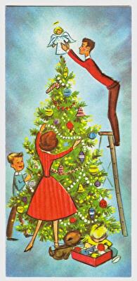 В Украине стало модным украшать елку старыми нотами и бантами