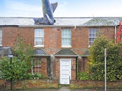 Арендуй британский дом - и получи акулу в придачу