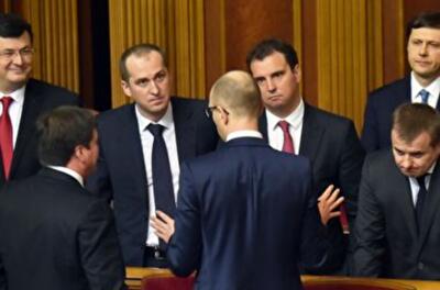 Кому и зачем нужны "приезжие" министры: подковерные схемы, "коты в мешке" и работа на Запад