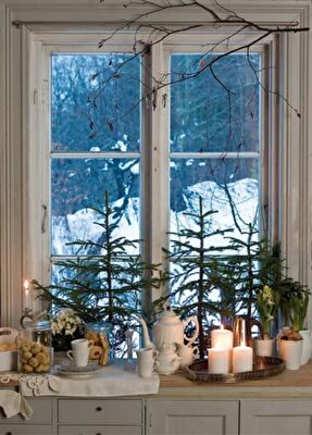 Как декорировать окна зимой 