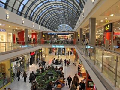 Киевские ТРЦ пустеют 