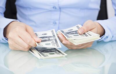 Зарплата депутатов в Украине и мире 