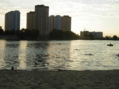 Киевлянам вернули участок возле озера Солнечное