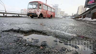 Сколько ям залатали на дорогах